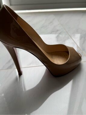 Authentic Christian Louboutin Nude Patent Peep-Toe Stiletto Pump